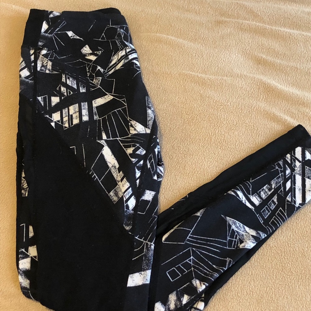 Zella - Black and White Mesh Leggings (XS)